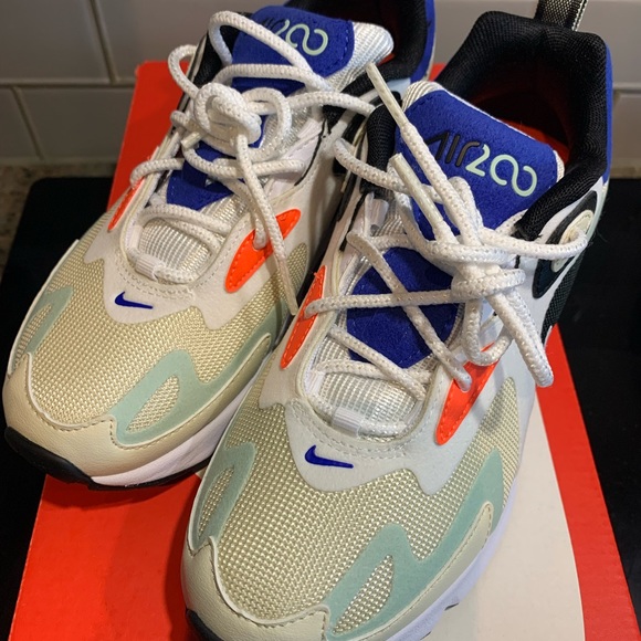 Women’s Nike Air Max 200 Size 6 New - Picture 2 of 5